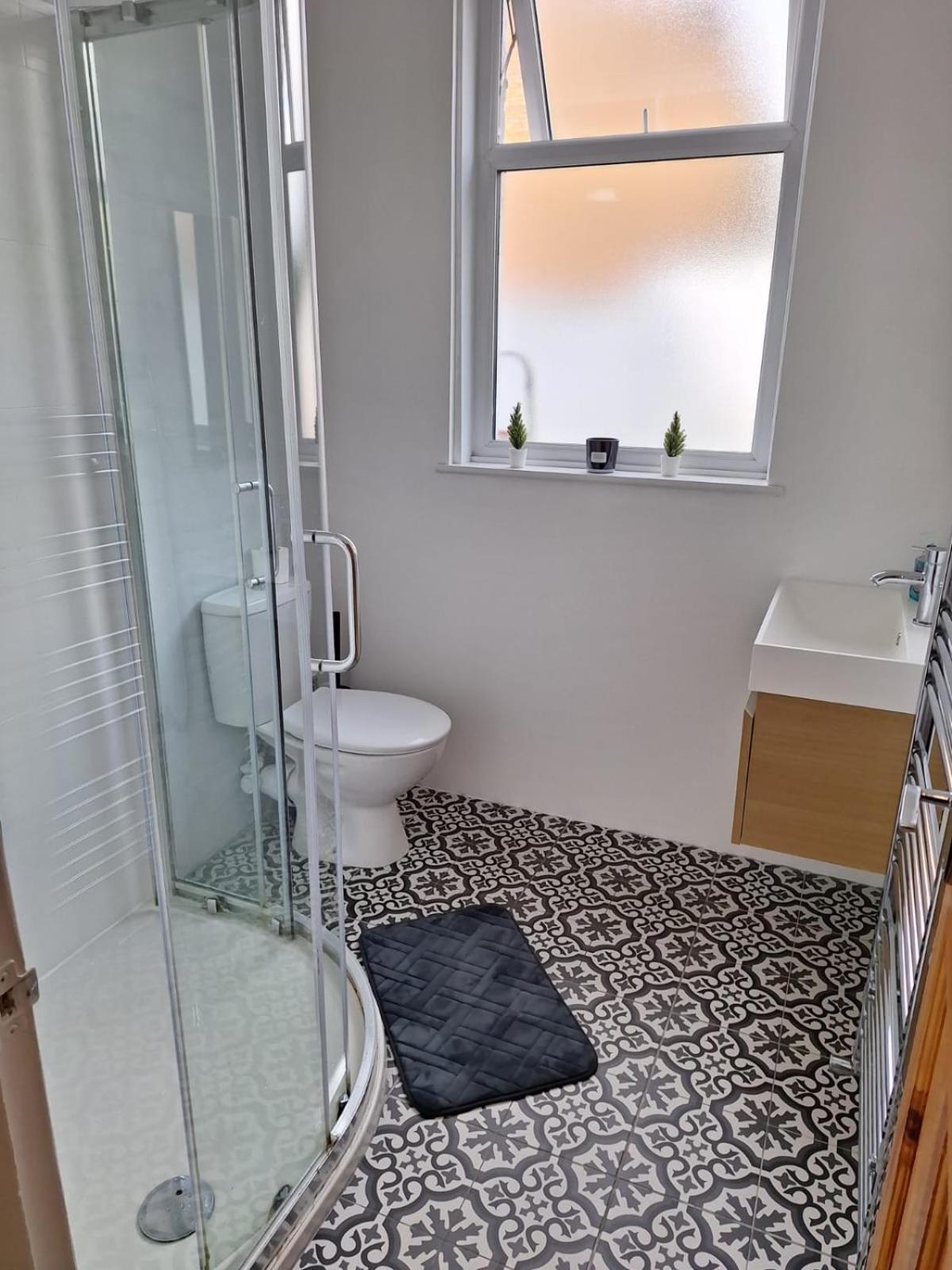 Modern Ground Floor Flat - 15 Min To Central London Διαμέρισμα Εξωτερικό φωτογραφία